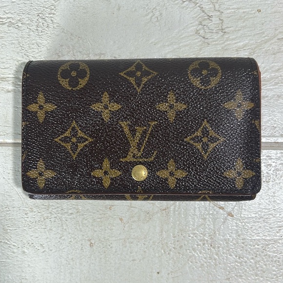 Louis Vuitton Monogram Porte Monnaie Tresor Bifold Wallet - Picture 1 of 16